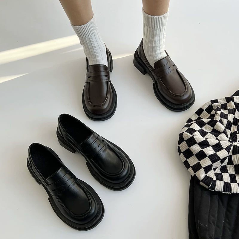 Маленькие кожаные туфли Мэри Джейн Женская весна и осень 2023 с круглой головкой и толстым подошвением толстый каблук, увеличен в британском колледже, женские одиночные туфли