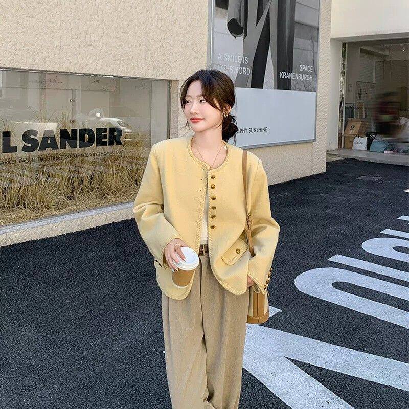 Áo khoác nữ dáng ngắn cổ tròn phong cách retro thanh lịch, form rộng, chất liệu tweed — Ren vàng