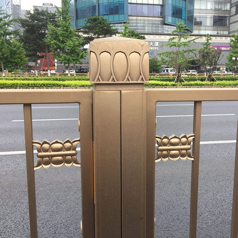 Local Government Road Isolation Barrier In-Stock Manufacturer Iron Horse Anti-Collision Gold Traffic Beijing-Style Anti-Climb Anti-Collision Barrier