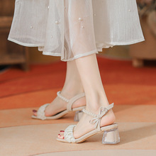 珍珠凉鞋女款夏季2024仙女风配裙粗跟一字带气质百搭水晶跟高跟鞋