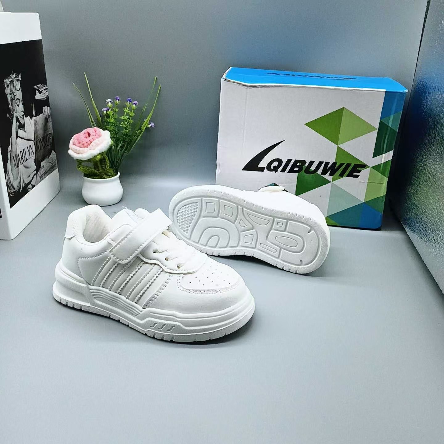 Primavera y verano zapatos de cuero para niños niños niñas zapatos de jardín de infantes zapatos blancos para estudiantes zapatos de correr pueden elegir