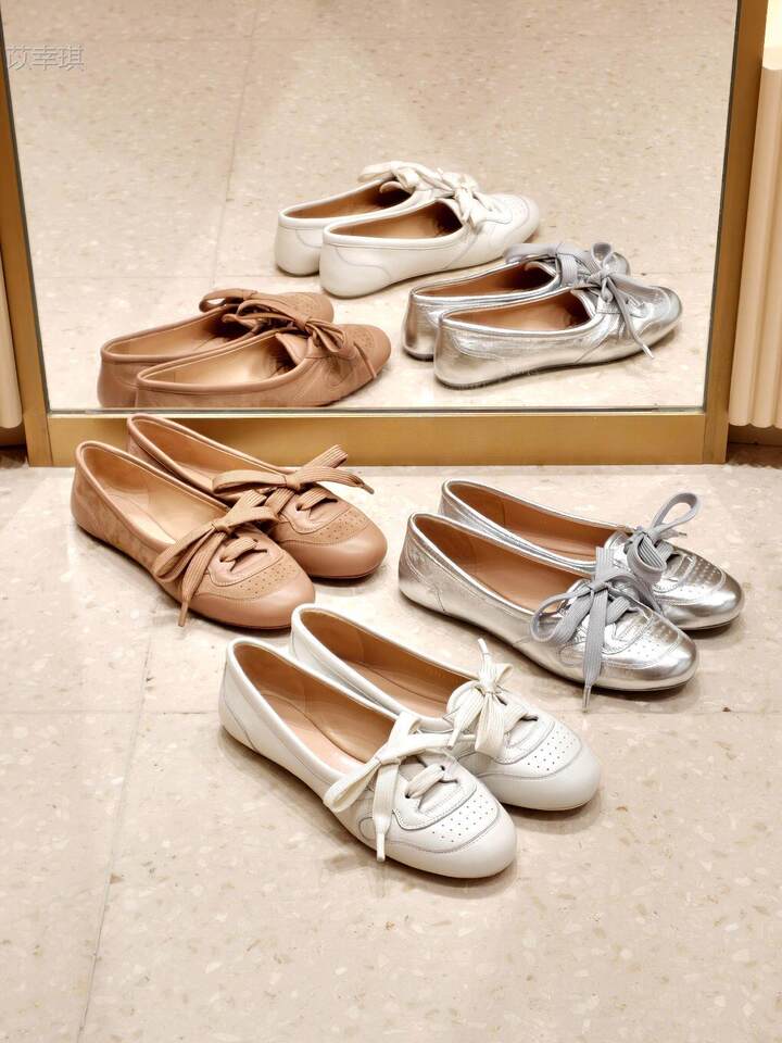 Giày búp bê nữ da cừu cổ thấp đế bằng buộc dây phong cách retro — Bạc, hàng có sẵn, Màu nude, hàng có sẵn, Màu trắng kem, hàng có sẵn chi tiết 13