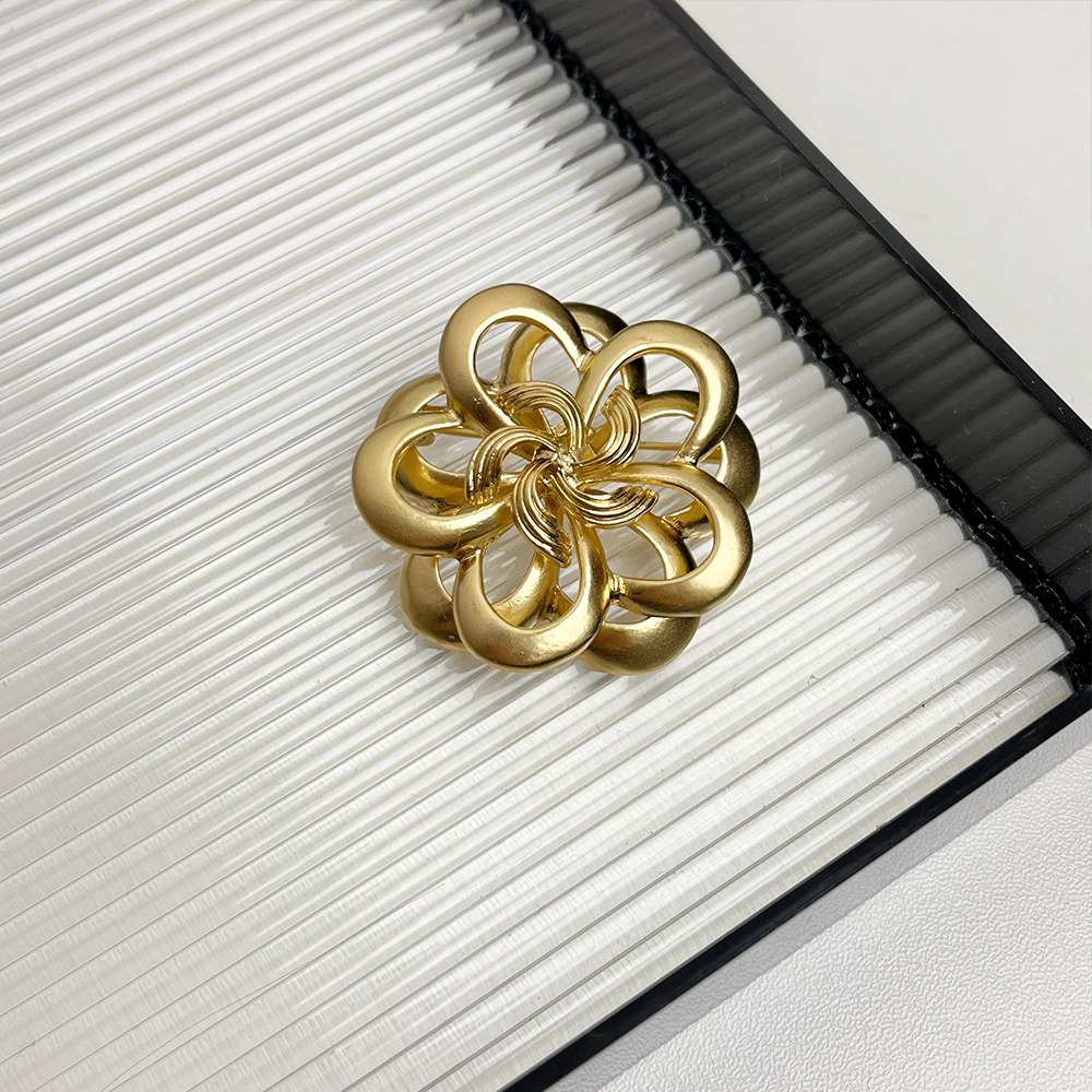 Alloy Material Flower Pattern Retro Pin Flower Alloy Plating Women's Brooches