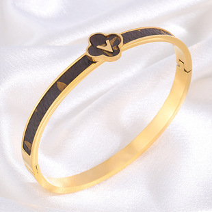 �¿����~����V��Ƥ�Ƕ�������CŮ�߼��r�аٴ���������C�Ʒ