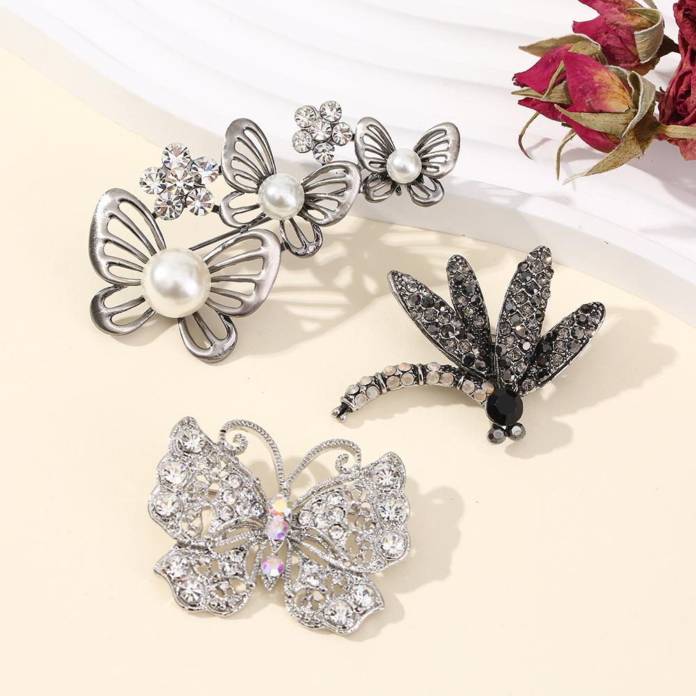 欧美轻奢复古环保合金水钻蜻蜓胸针精致百搭女士西装开衫胸花别针