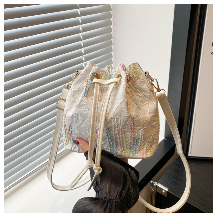 Single-shoulder bag, Korean-style drawstring, fresh and girlish crossbody bag, large capacity, commuting, casual, quality and versatile, Chinese-style bucket bag undefined