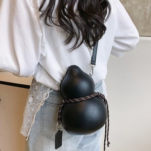 �羳�����¿�С���OӋ�к��J�Π���μ�б�����ɫ���ٴ�Ů��