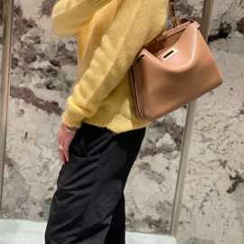 高品质24新款女士PeekabooSoft中号休闲手提单肩包斜挎腋下包真皮