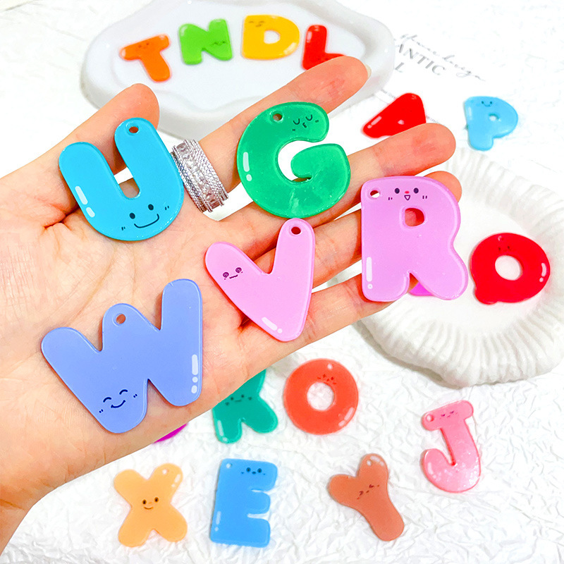 Cute cute fun acrylic 26 English letter key ring cartoon shaped shaped character bag hanging car key