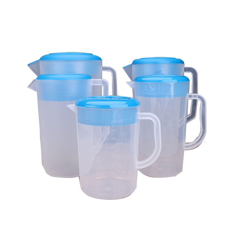 Botella de agua fría de plástico de gran capacidad resistente a altas temperaturas y resistente al calor botella de jugo doméstica con cubierta de escala tienda de té de leche burbujas frías