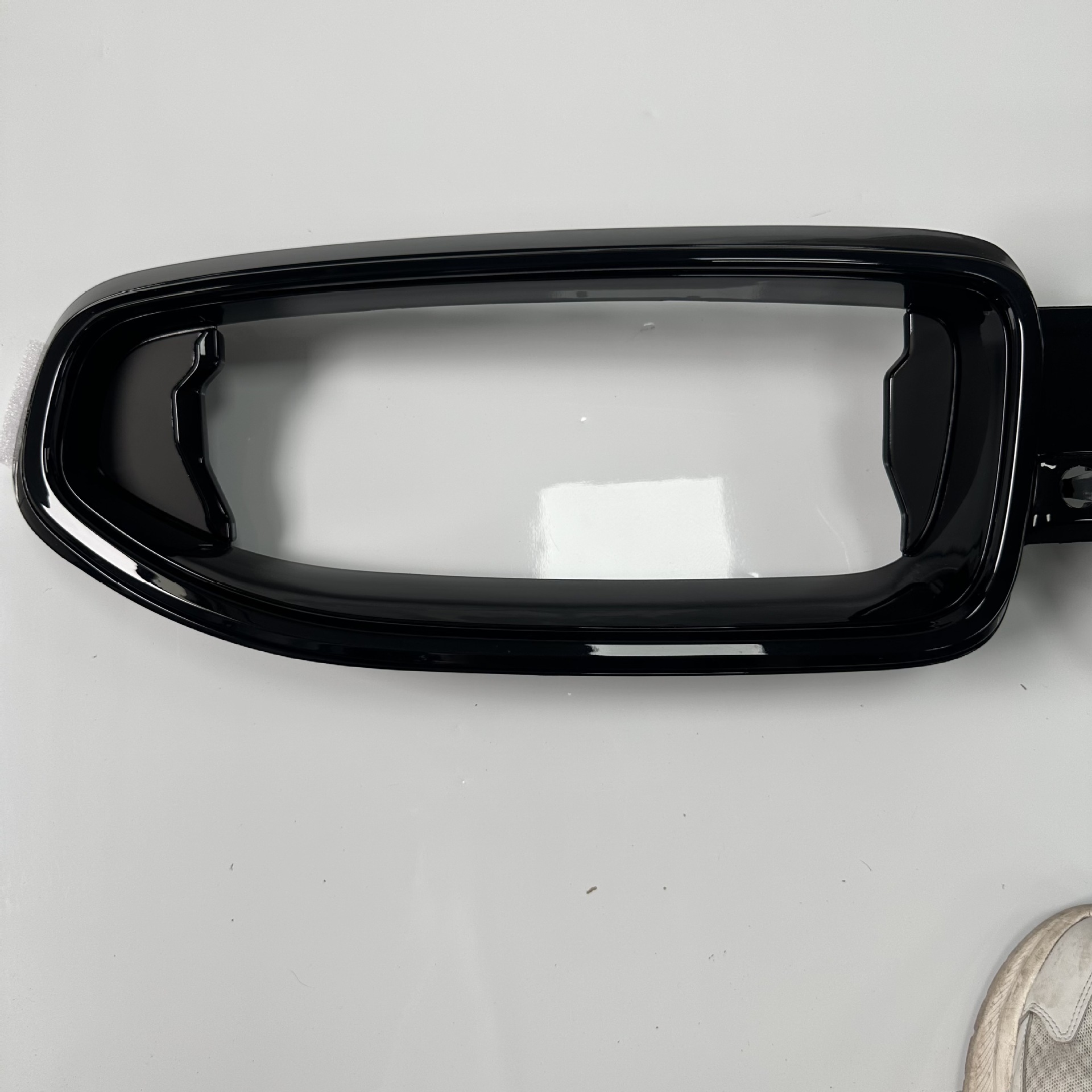 Suitable for BMW 2 Series G42 Glossy Black BMW Front Grille 51138098225