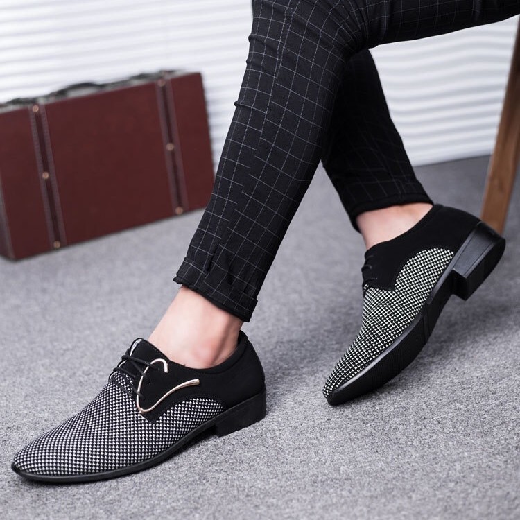 Nuevos zapatos casuales zapatos de cuero formales de negocios para hombres zapatos de boda zapatos de moda con cordones esmerilado zapatos de hombre a juego más tamaño al por mayor