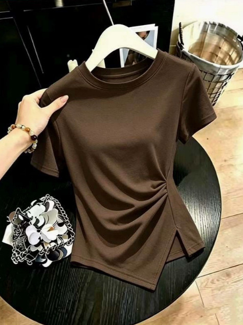 Solid short fashionable short sleeve T-shirt with a round collar
