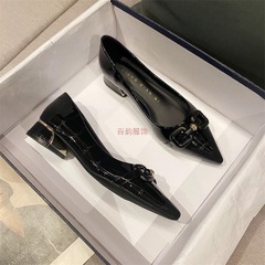 2025年夏季新款百搭粗跟单鞋女尖头大码不累脚黑色工作鞋通勤女鞋