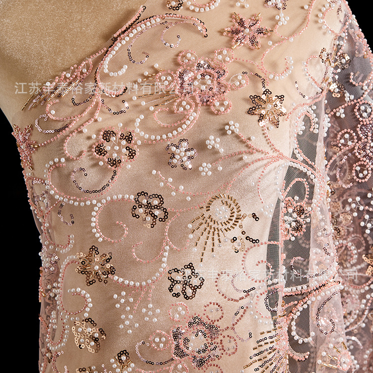 Nuevo estilo de moda esquinilla de encaje rosa bordado cuentas de tela de bordado tridimensional flor tela de alta gama