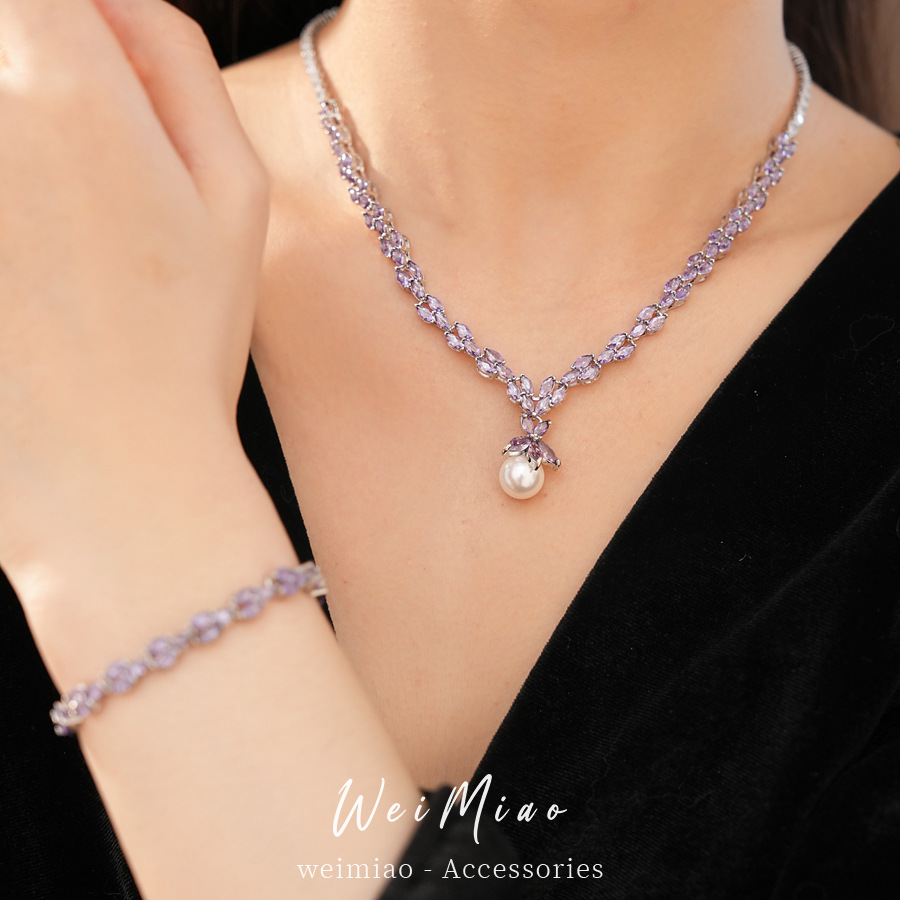 Collar de perlas de piedra de diamante ligero de lujo nicho de alta calidad cadena de collar temperamento de moda universal conjunto de joyería