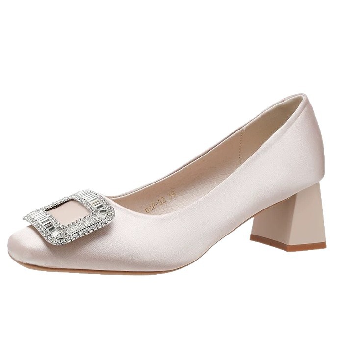 2026 nuevo estilo de verano de estilo francés de diamante poco profundo tacones gruesos temperamento desgaste de moda versátil perezoso un solo zapato