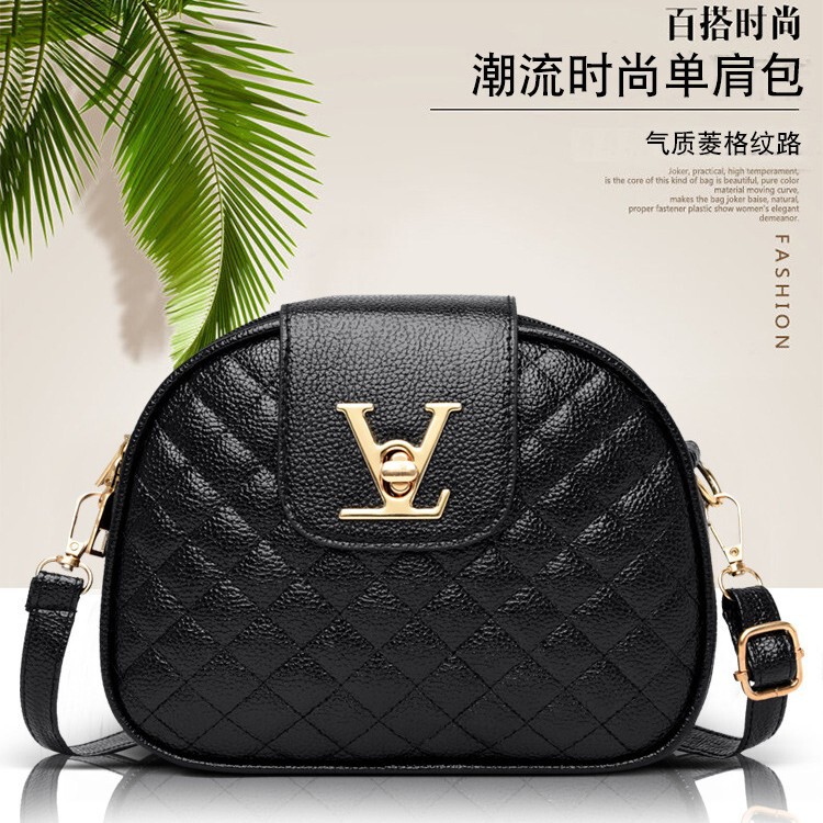 2026 Fashion Spring Women's Shoulder Bag Internet Celebrity Style Quilted Single Shoulder Black Crossbody Bag Mini Versatile Small Bag