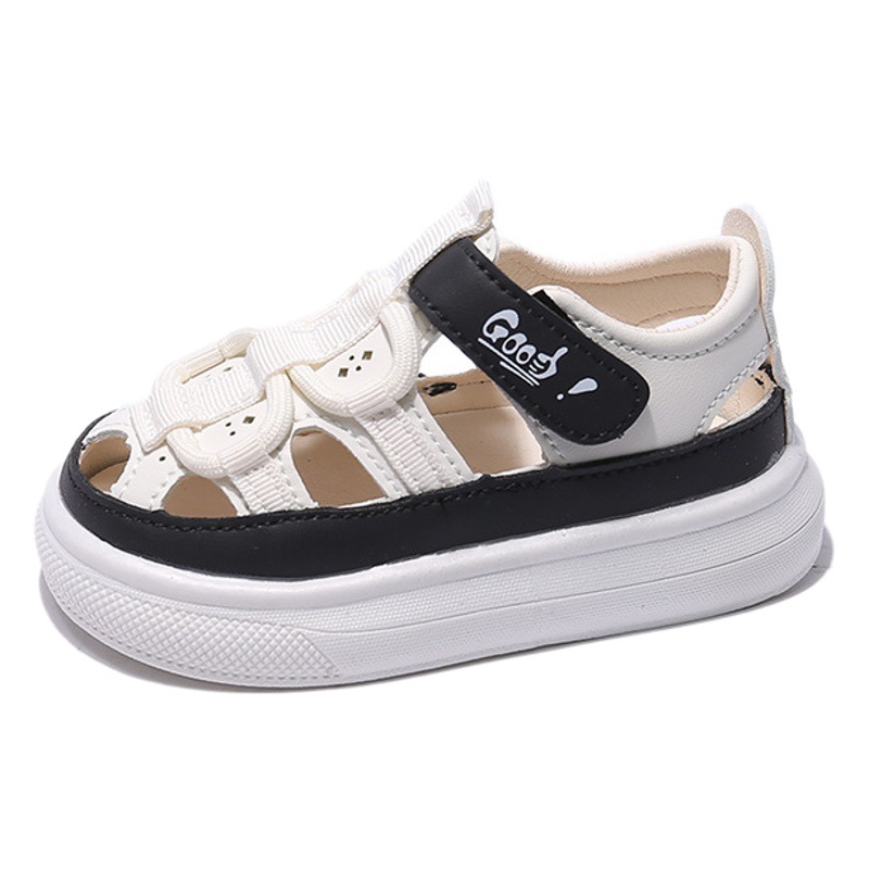 Entrega de una pieza de verano nuevas medias sandalias de fondo suave para niños sandalias de cuero para niños y niñas zapatos de agujero hueco