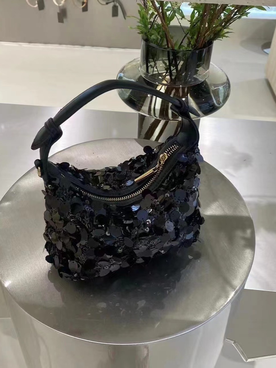 Jaro/léto 2024 Nová krabička na oběd s lesklými korálky, kapesní taška přes rameno s jedním křížem, taška na mobilní telefon, trendy_voghion.com