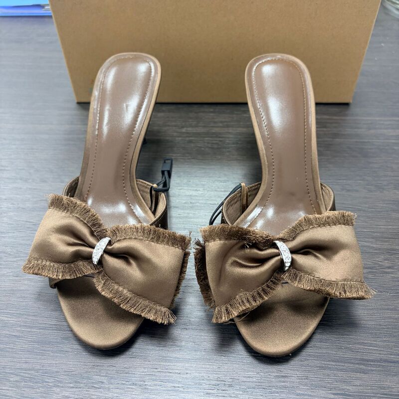 European and American Style Versatile Denim Pointed-Toe High-Heeled Slippers in Dark Brown Microfiber with a Single Strap and Bow, Fashionable for Women European and American Style Versatile Denim Pointed-Toe High-Heeled Slippers in Dark Brown Microfiber with a Single Strap and Bow, Fashionable for Women