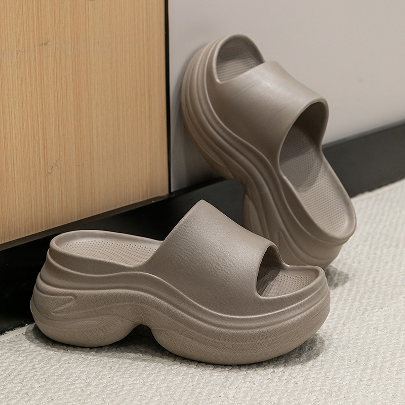 Cross-Border Foreign Trade Slippers for Women to Wear Outside in Summer, European and American Beach Fashion, Super Thick-Soled Platform Shoes Cross-Border Foreign Trade Slippers for Women to Wear Outside in Summer, European and American Beach Fashion, Super Thick-Soled Platform Shoes