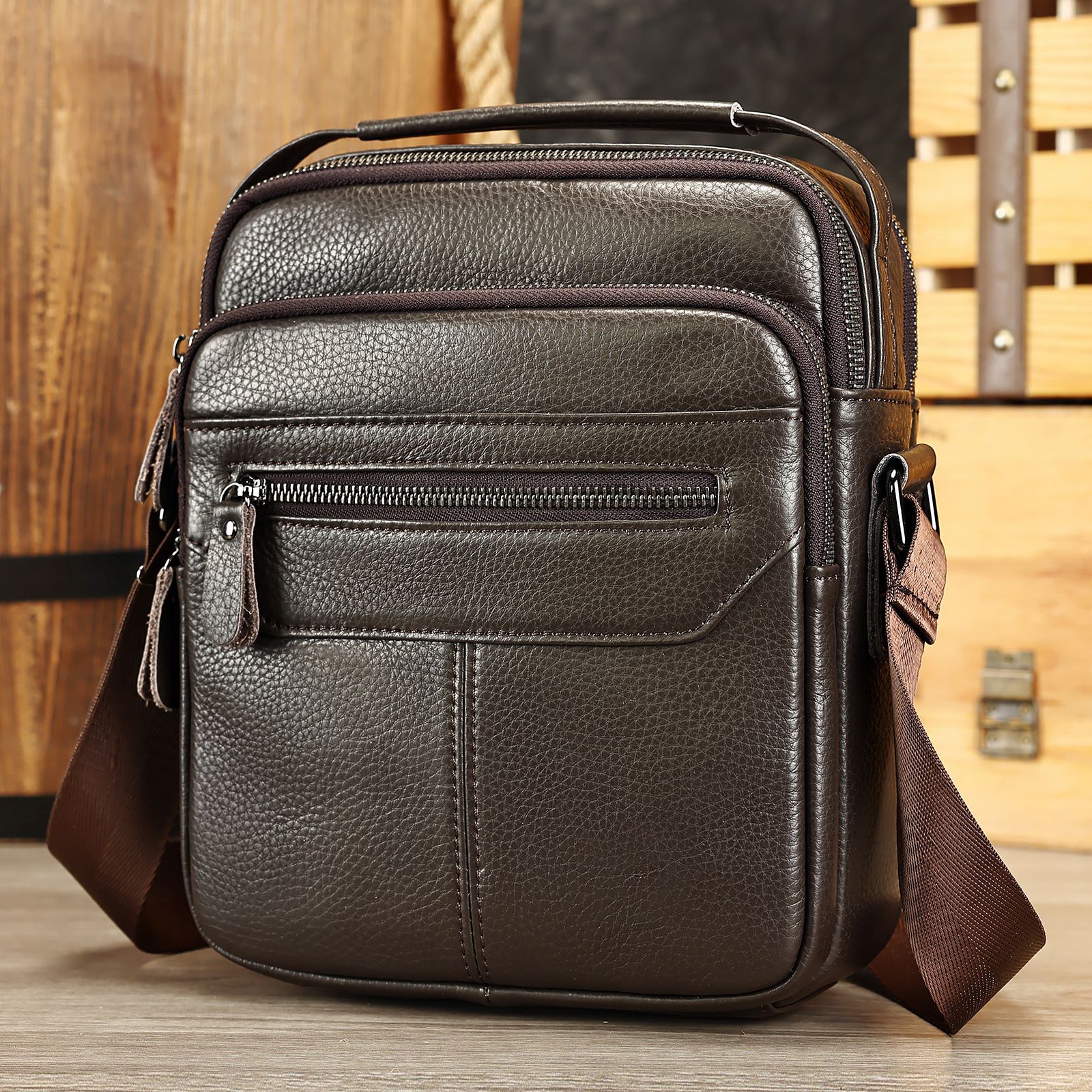 Ventas transfronterizas calientes de cuero para hombres mochila deportiva al aire libre mochila texturizada retro colección de bolsos de hombro