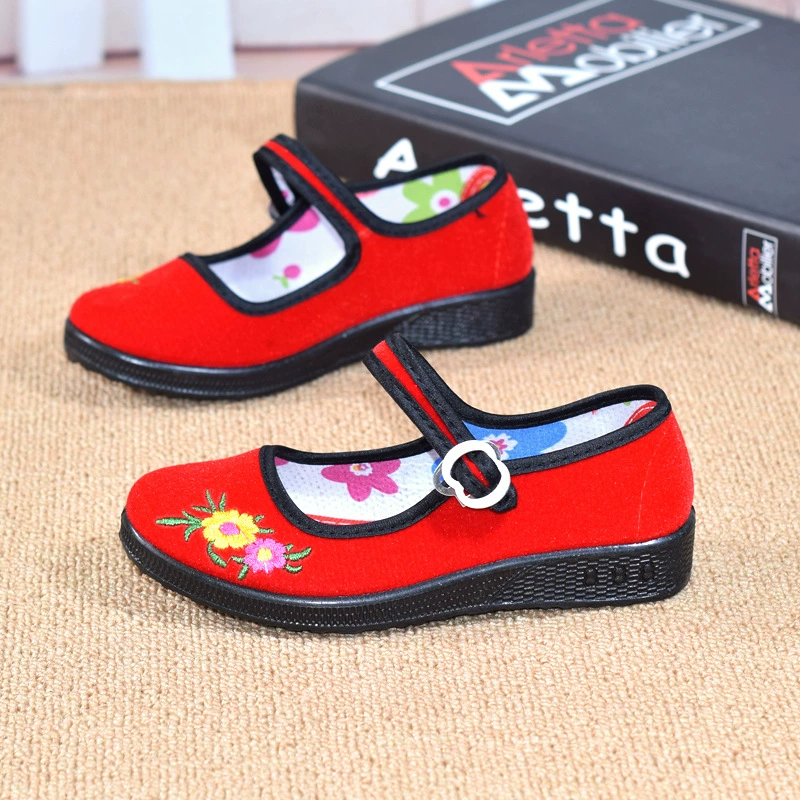 Children's slip-ons, sports shoes