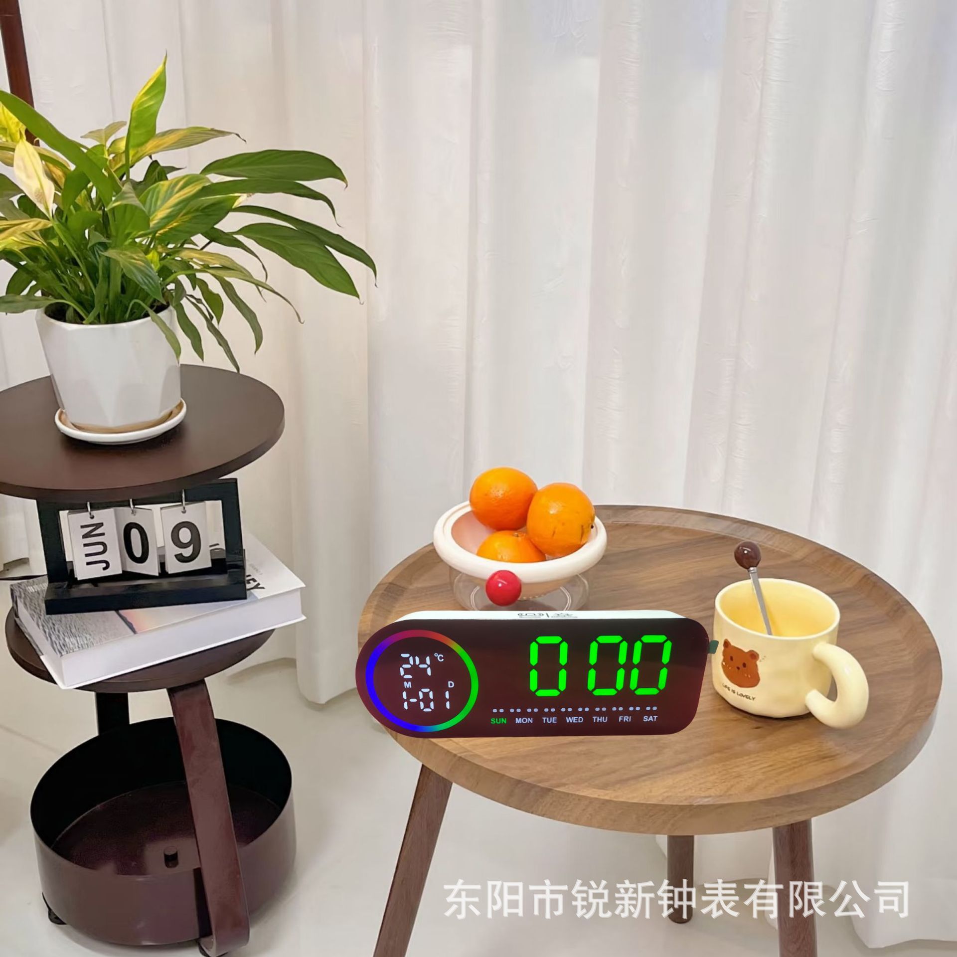 Venta caliente de Amazon viene con un reloj de apertura, pantalla grande simple, reloj electrónico LED, banda de reloj, fecha, dos grupos de relojes de alarma 2708