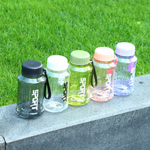 户外运动水壶大容量健身吨吨桶带提绳耐高温过滤茶杯塑料水杯批发