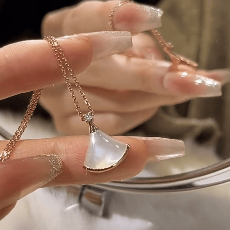 Silver Shell S925 Sterling Silver Fan-Shaped Small Skirt Necklace for Women with White Mother-Of-Pearl Accessories Pendant Clavicle Chain High-End Jewelry Silver Shell S925 Sterling Silver Fan-Shaped Small Skirt Necklace for Women with White Mother-Of-Pearl Accessories Pendant Clavicle Chain High-End Jewelry