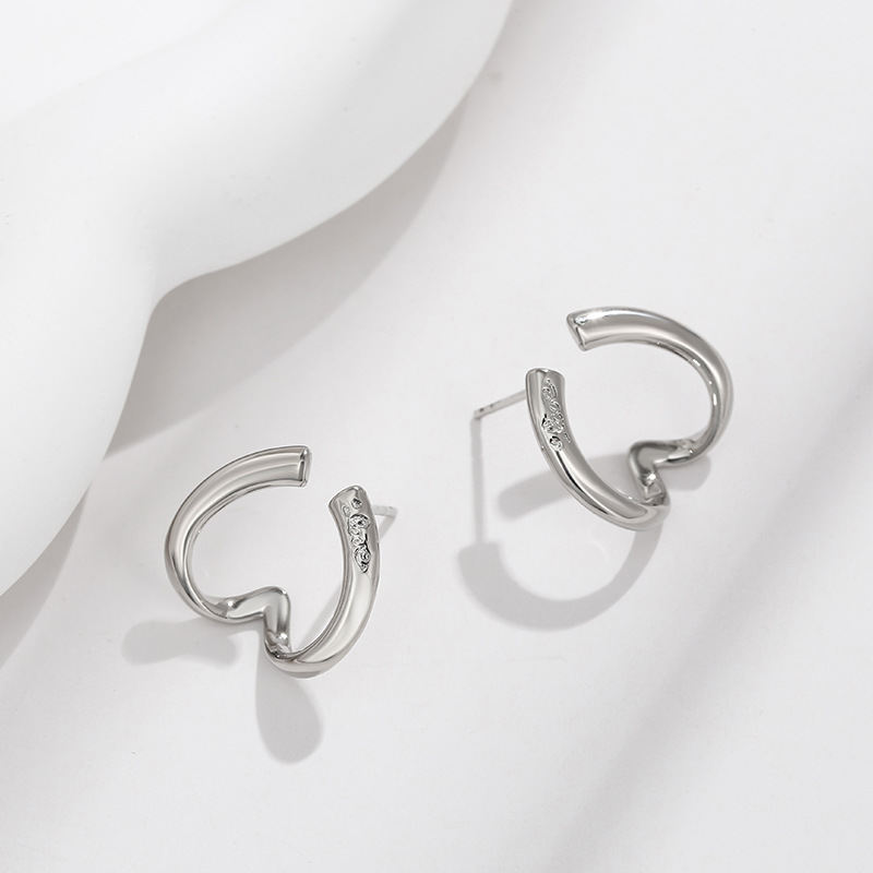 Pendientes de Aleación Xuping, Nuevos Pendientes Simples en Forma de Corazón, Pendientes de Corazón de Alta Gama de Celebridades de Internet, Pendientes de Estilo Nicho, Joyería para Mujer