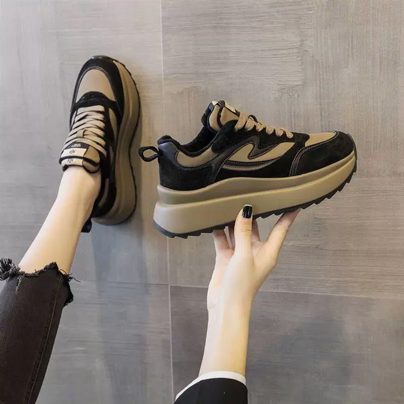 Sports footwear, universal white shoes for leisure, 2023 collection, for running