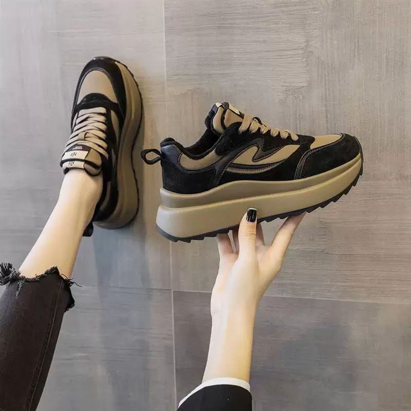Sports footwear, universal white shoes for leisure, 2023 collection, for running