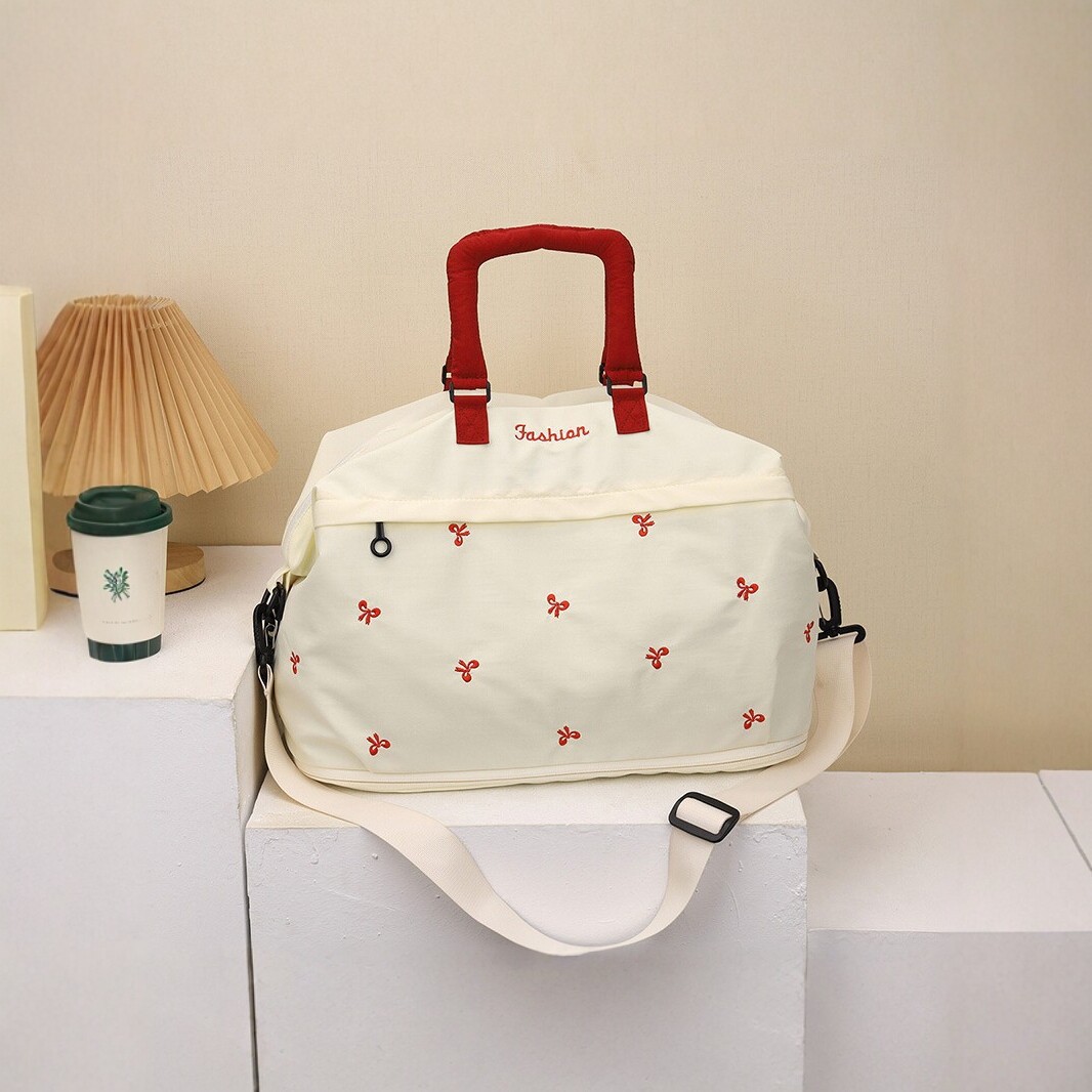 New embroidered bow travel bag, large capacity, lightweight, suitable for short trips, gym, and as a maternity bag