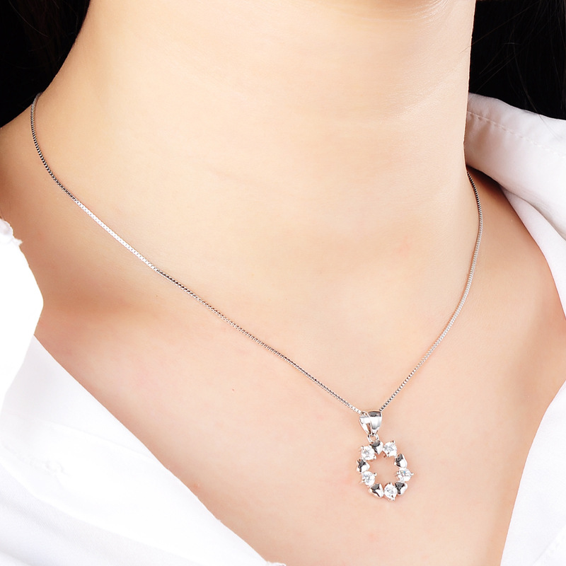 Japonés y coreano estilo fresco personalizado clavícula cadena collar s925 plata esterlina moda diamante con incrustaciones de ZIRCON flor colgante femenino al por mayor