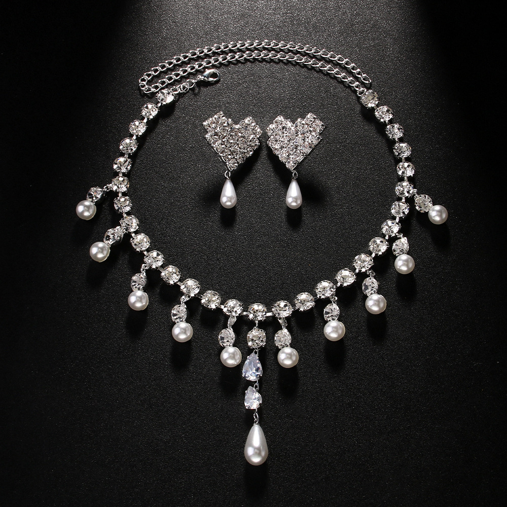 Europa y América de moda perla con joyería de bordillo temperamento diamante amor pendientes collar accesorios conjunto de joyería