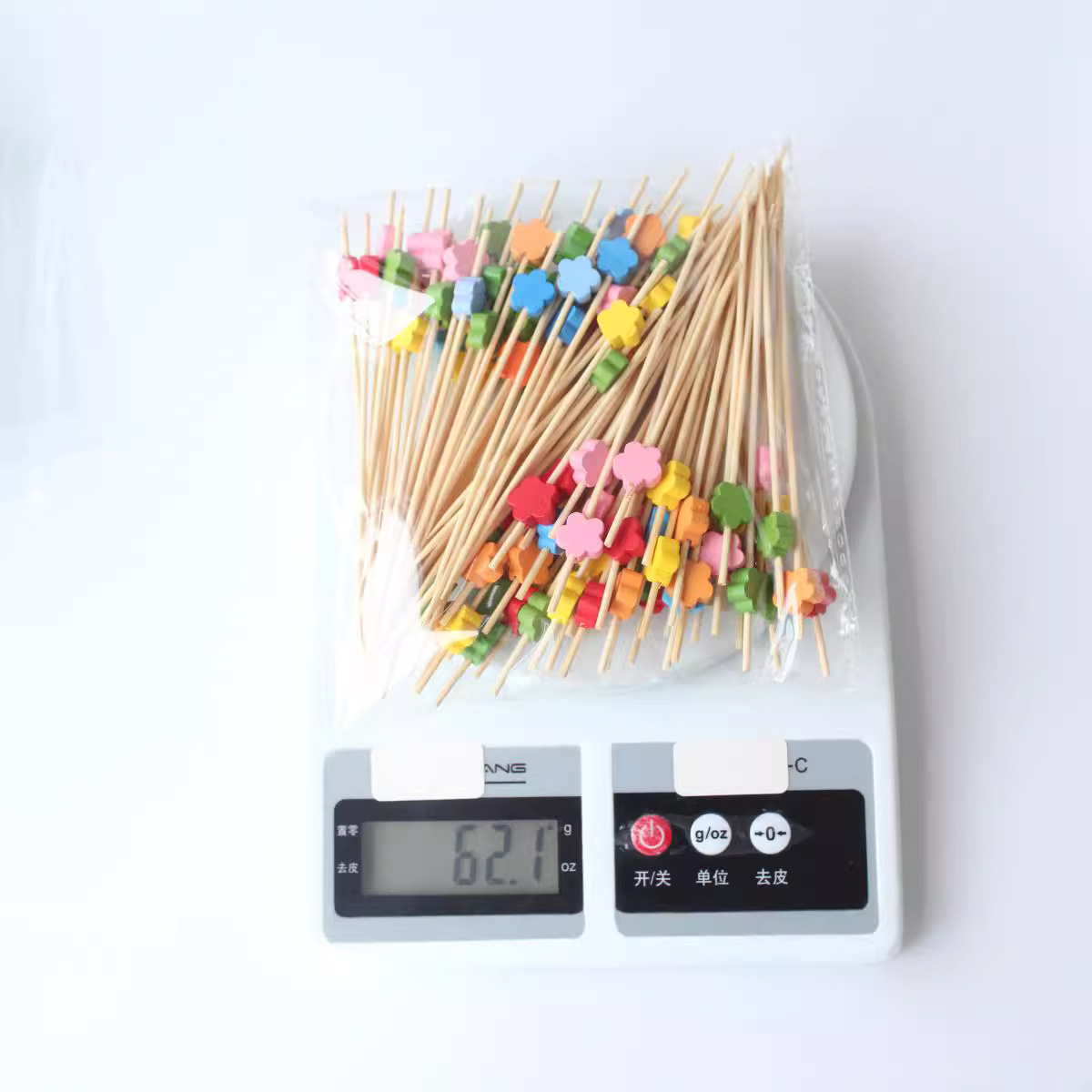 Directo de fábrica al por mayor colorido ciruela flor desechable palo de fruta palo de bambú tenedor de fruta creativo sándwich palo de fruta enchufe