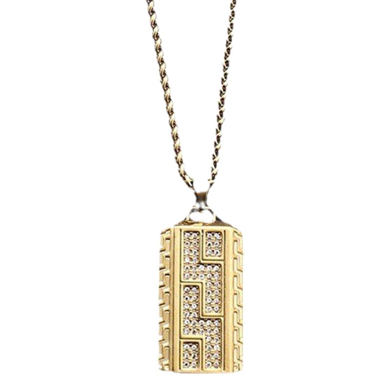 Transfronterizo caliente suministro de acero inoxidable personalidad Luz de lujo joyería de lujo Diamante de oro titanio colgante de acero collar fabricante