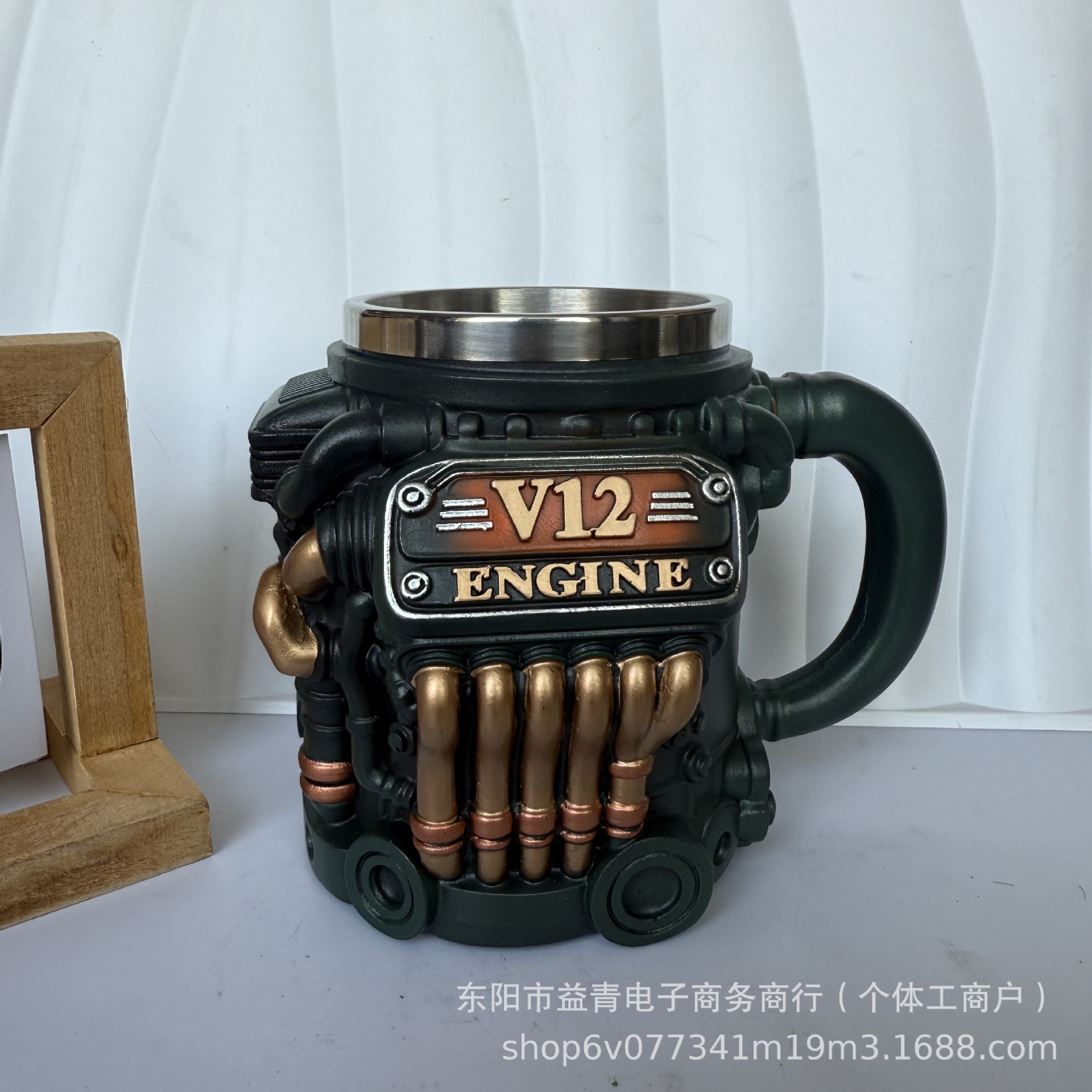 Nuevos productos transfronterizos V12 motor de resina con taza de revestimiento interior simple personalidad mecánica taza de acero inoxidable