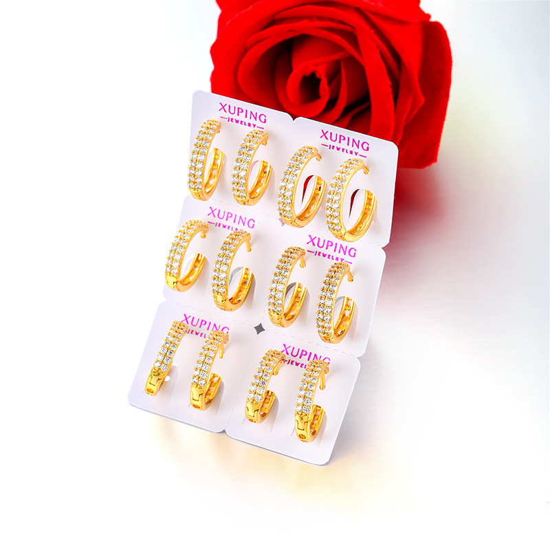 Xuping aleación de cobre chapado 24k Europa y América imitación transfronteriza oro incrustado zircon pendientes de orejas personalizados