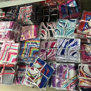 �n�泱Ů�I�bɫ��С�z�������ս㱪�yС����r�аٴ���������Y