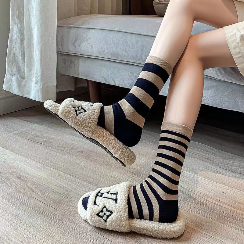 Otoño e Invierno AB gruesa y delgada de rayas de color sólido de las mujeres JK Lolita calcetines de punto japoneses calcetines de la mitad de la pantorrilla calcetines de las mujeres