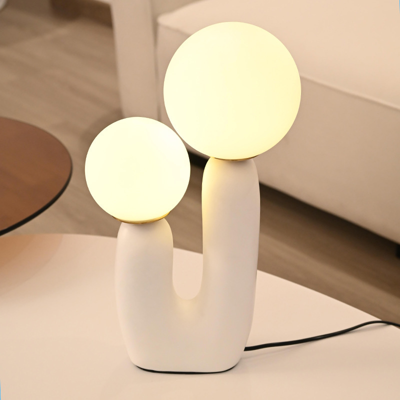 Scandinavian Casual Table Lamp Personality Light Luxury Bedside Cartoon Cute Ornaments Decoration Bedroom Study Living Room Led Table Lamp