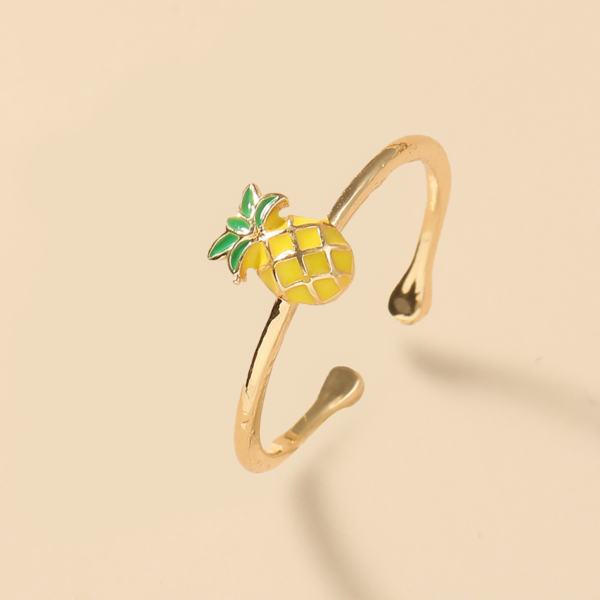 Fashionable cute fresh ring