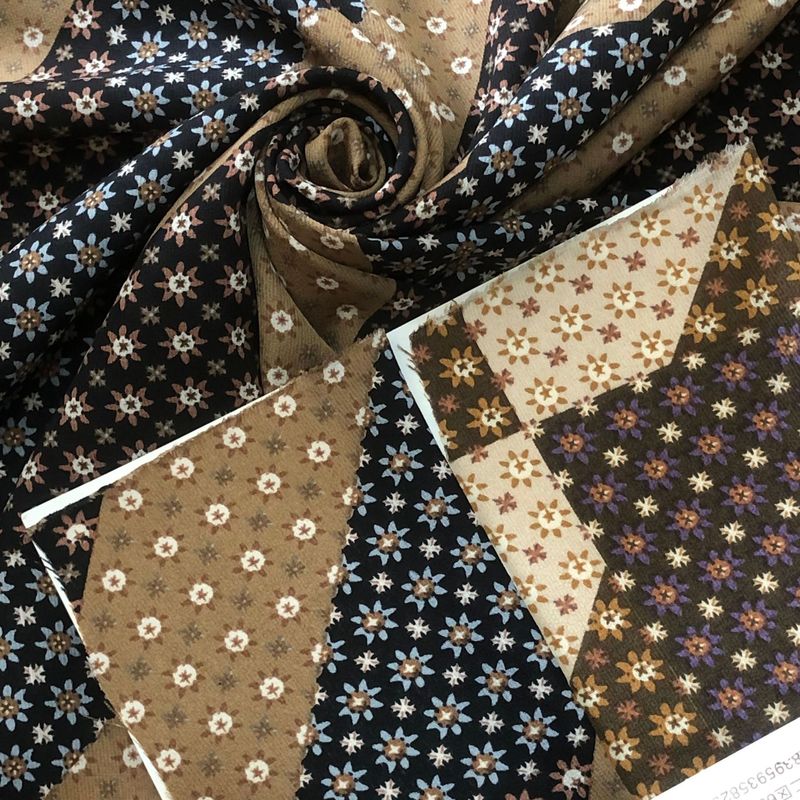 韓国シルクのシフォン布のプリント生地は頭飾りの服のワンピースの布の生地を作っています。|undefined