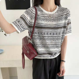 25夏季新款黑白花桑蚕丝亚麻卷边圆领针织短袖t恤女百搭薄款上衣