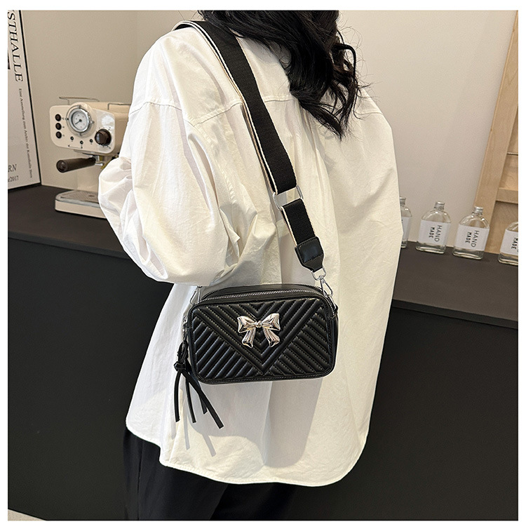 Women's Small Pu Leather Bow Knot Streetwear Square Zipper Crossbody Bag display picture 5