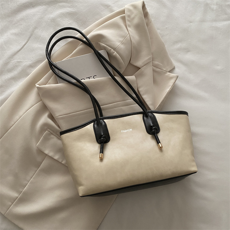 Bolsa de gran capacidad para mujeres otoño y invierno versátil 2024 nueva bolsa de hombro casual de brazo de este año popular bolsa de viaje