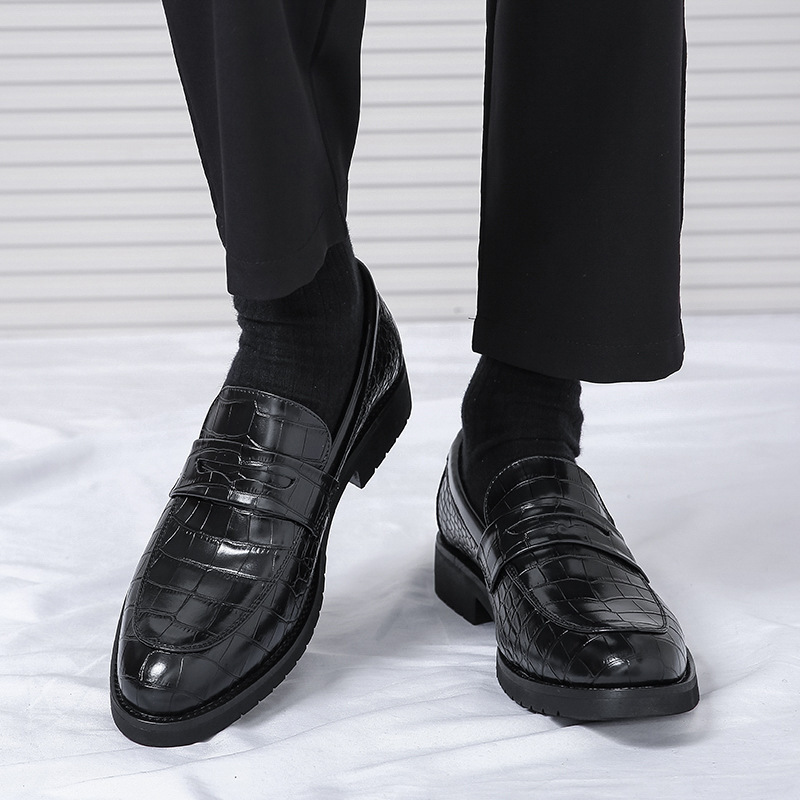 2024 cuatro estaciones de moda casual zapatos de hombre jóvenes zapatos de cuero británicos de punta un pie zapatos de club nocturno zapatos de peluquería